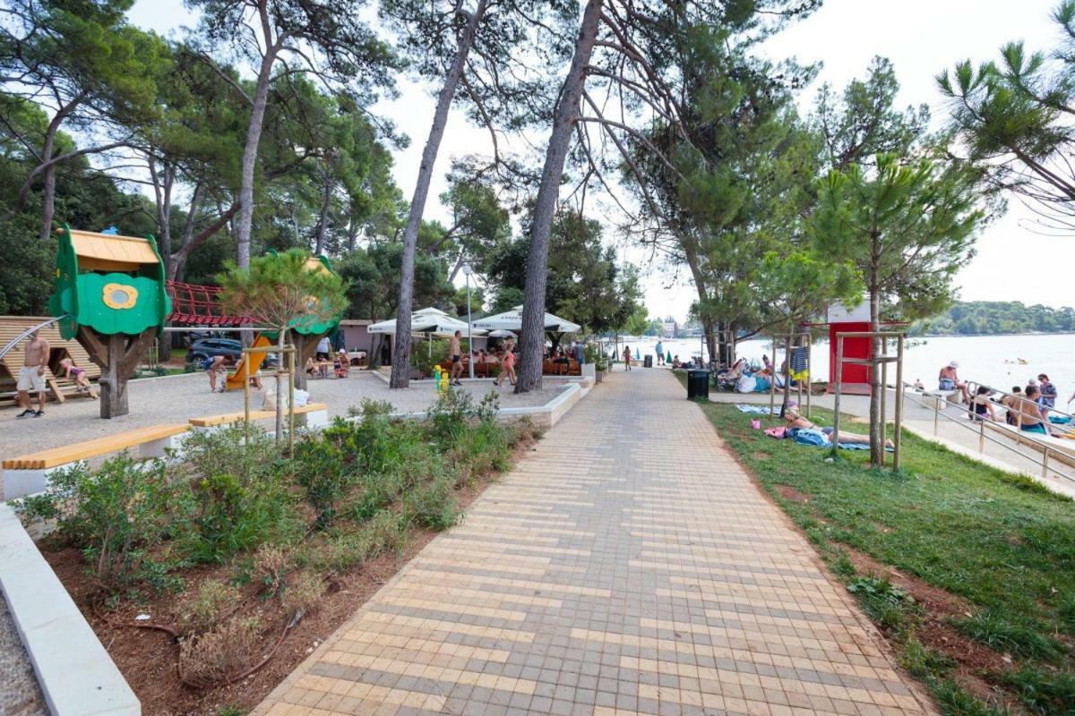 Apartmen Relax 200 M T Beach Rovinj Ngoại thất bức ảnh
